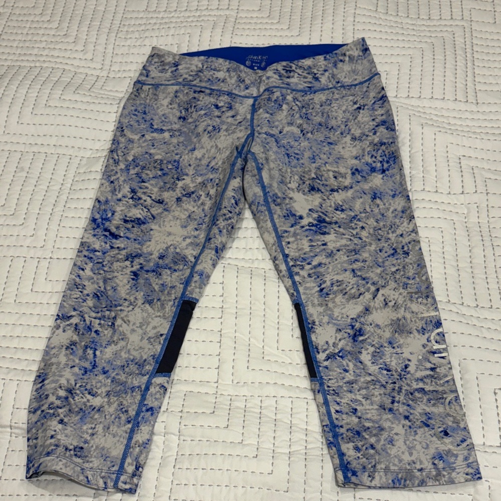 Calvin Klein Blue and Gray Marble Capri Leggings